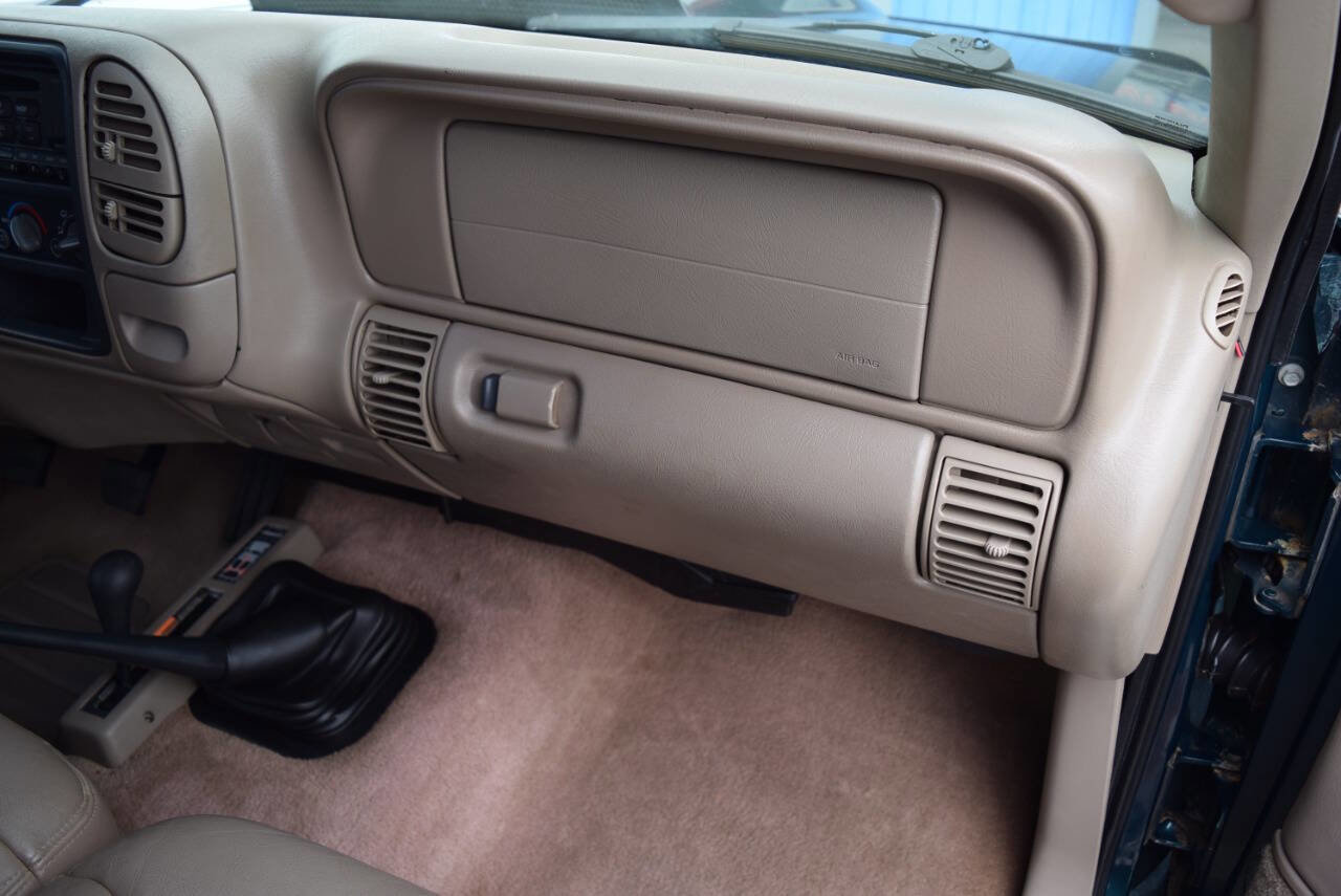 Used 1997 Chevrolet Silverado 1500 4x4 Regular Cab w/ Preferred Equipment Group 2 image 54