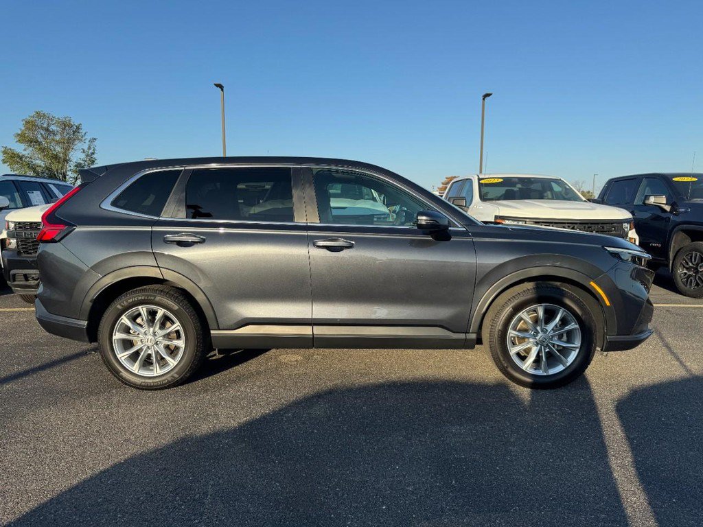 Used 2025 Honda CR-V EX image 1