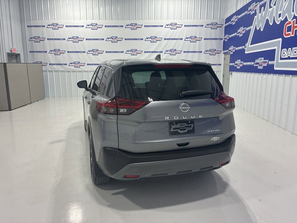 Used 2023 Nissan Rogue SV image 4