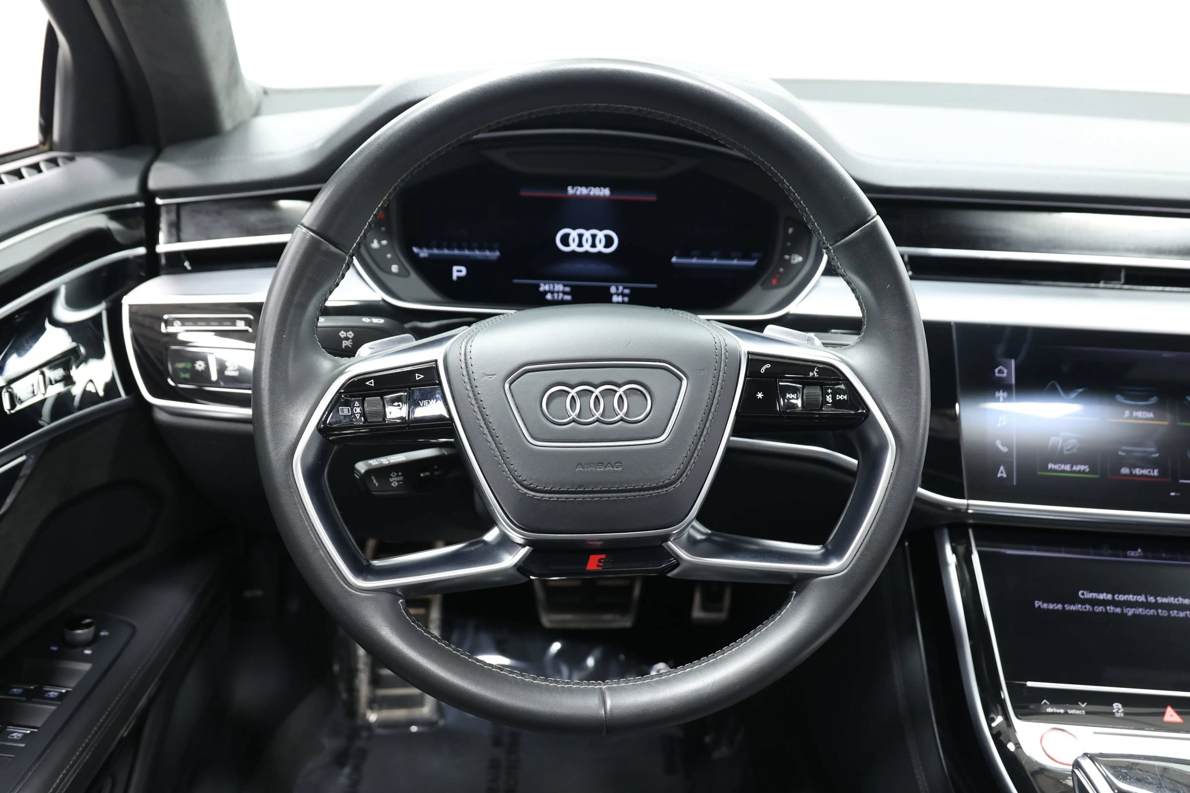 Used 2020 Audi S8 L w/ S8 Executive Package AWD/4WD image 23
