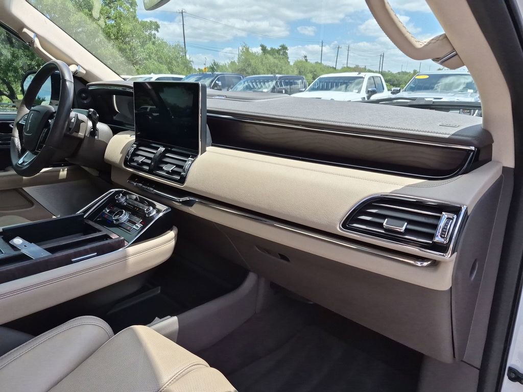 Used 2023 Lincoln Navigator Reserve AWD/4WD image 40