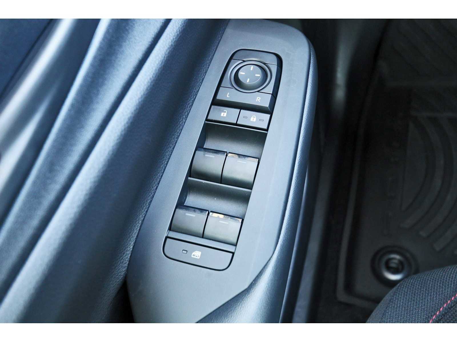 Used 2025 Toyota Prius Plug-In Hybrid image 20