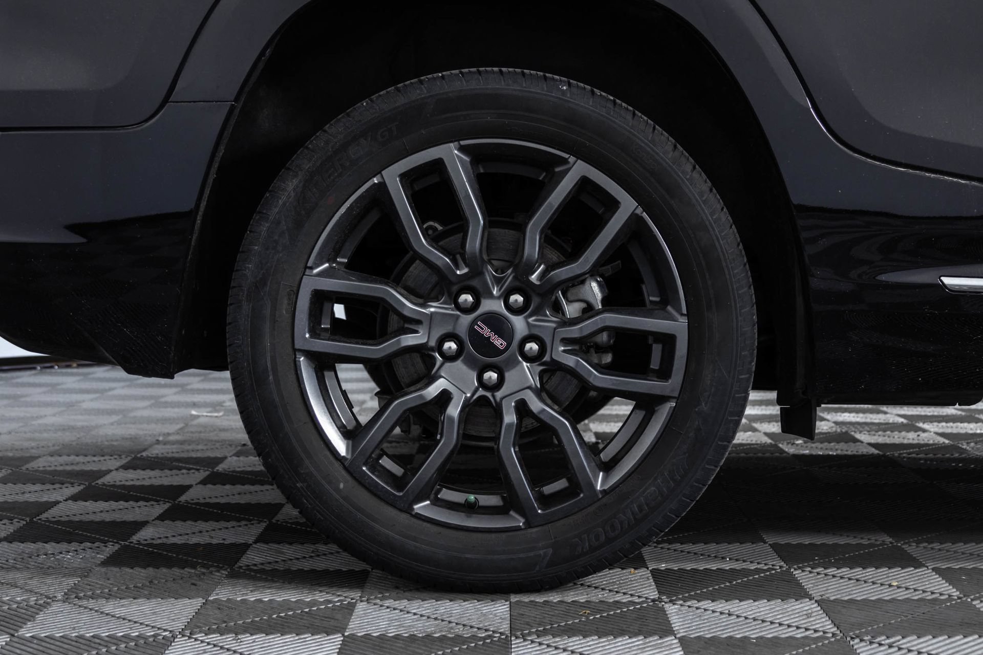 Used 2023 GMC Terrain Denali w/ Black Diamond Edition AWD/4WD image 42