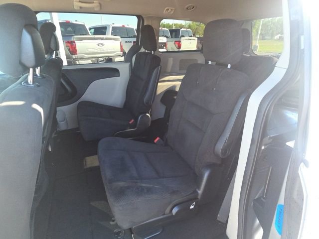 Used 2016 Dodge Grand Caravan SXT FWD image 18