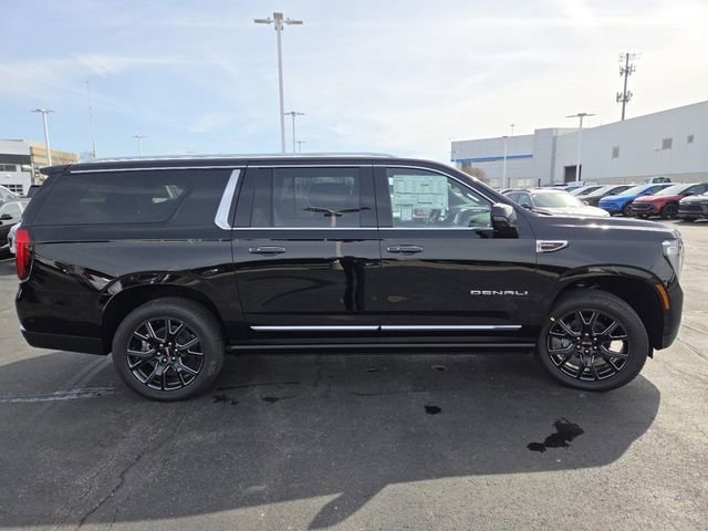 New 2026 GMC Yukon XL Denali w/ Denali Reserve Package image 25