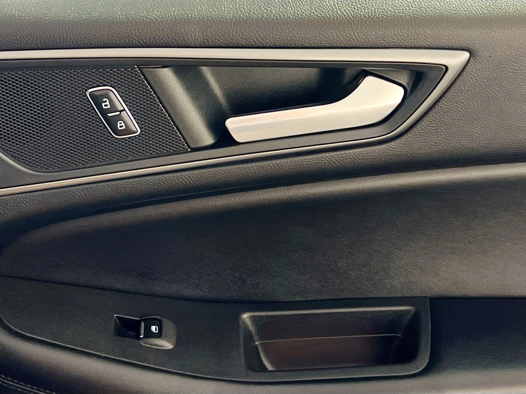 Used 2022 Ford Edge SE image 32