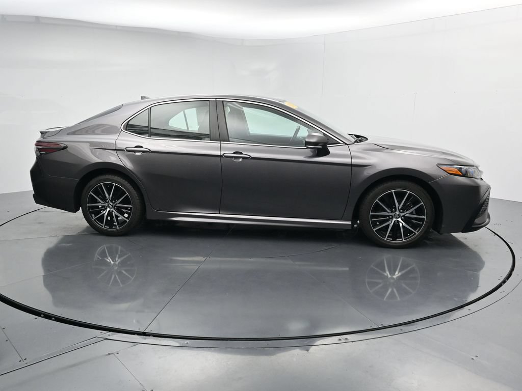 Used 2024 Toyota Camry SE FWD image 9