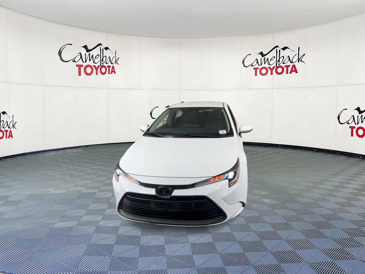 Used 2025 Toyota Corolla LE FWD image 6