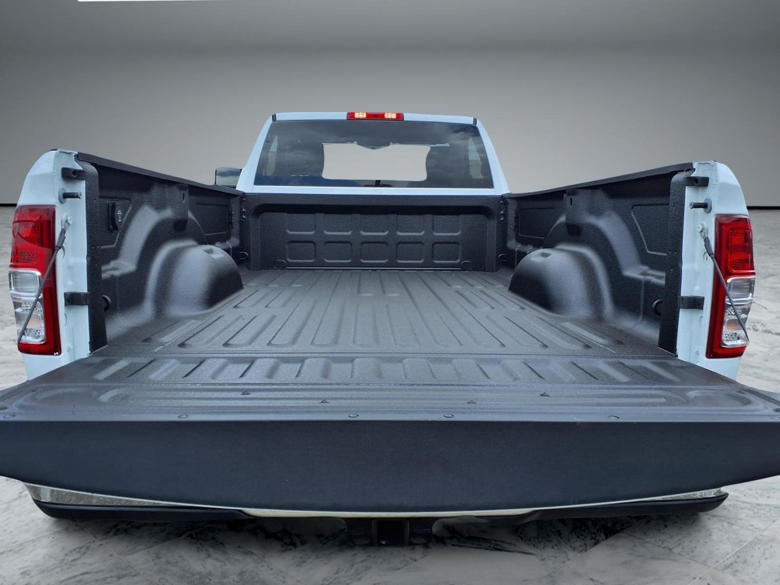 Used 2024 RAM 2500 Tradesman w/ Chrome Appearance Group AWD/4WD image 12