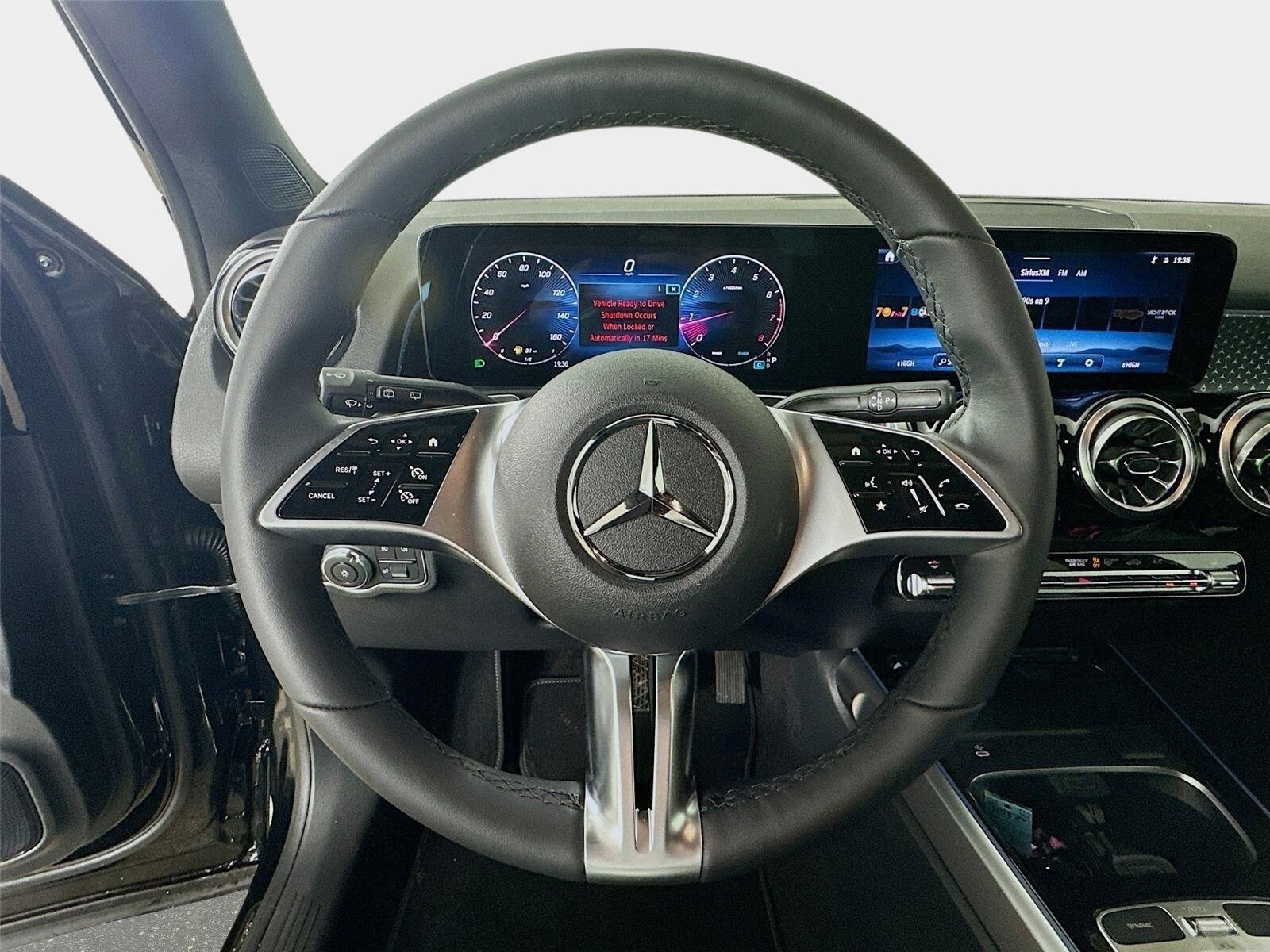 Used 2026 Mercedes-Benz GLB 250 4MATIC image 11
