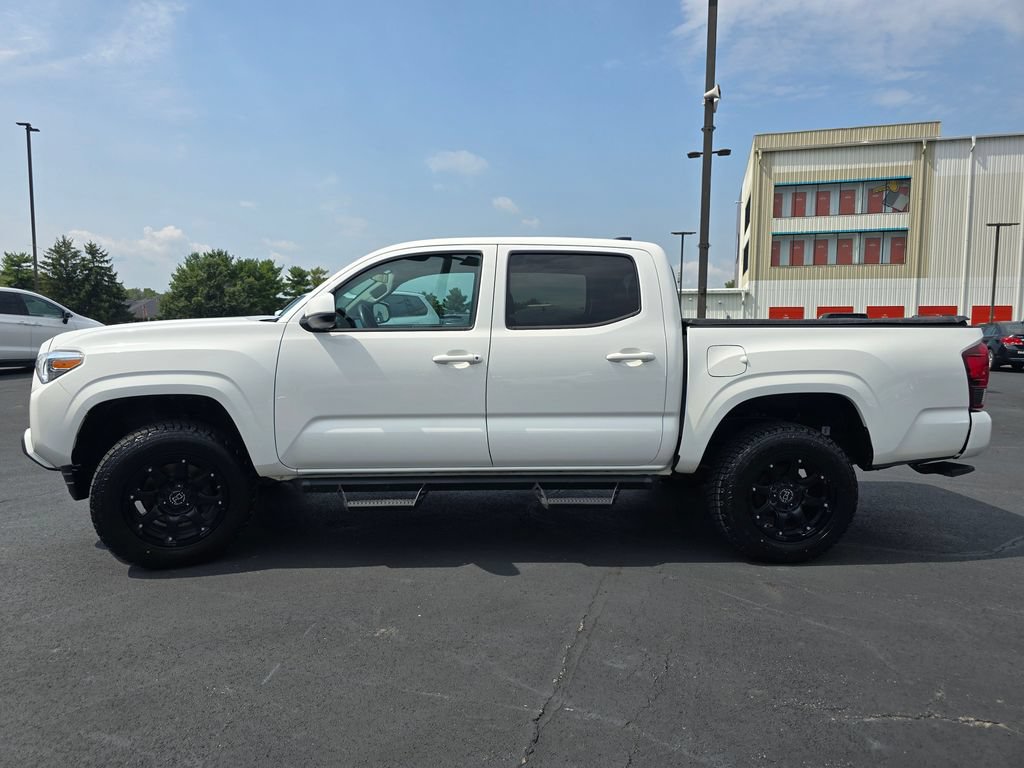 Used 2023 Toyota Tacoma SR AWD/4WD image 5