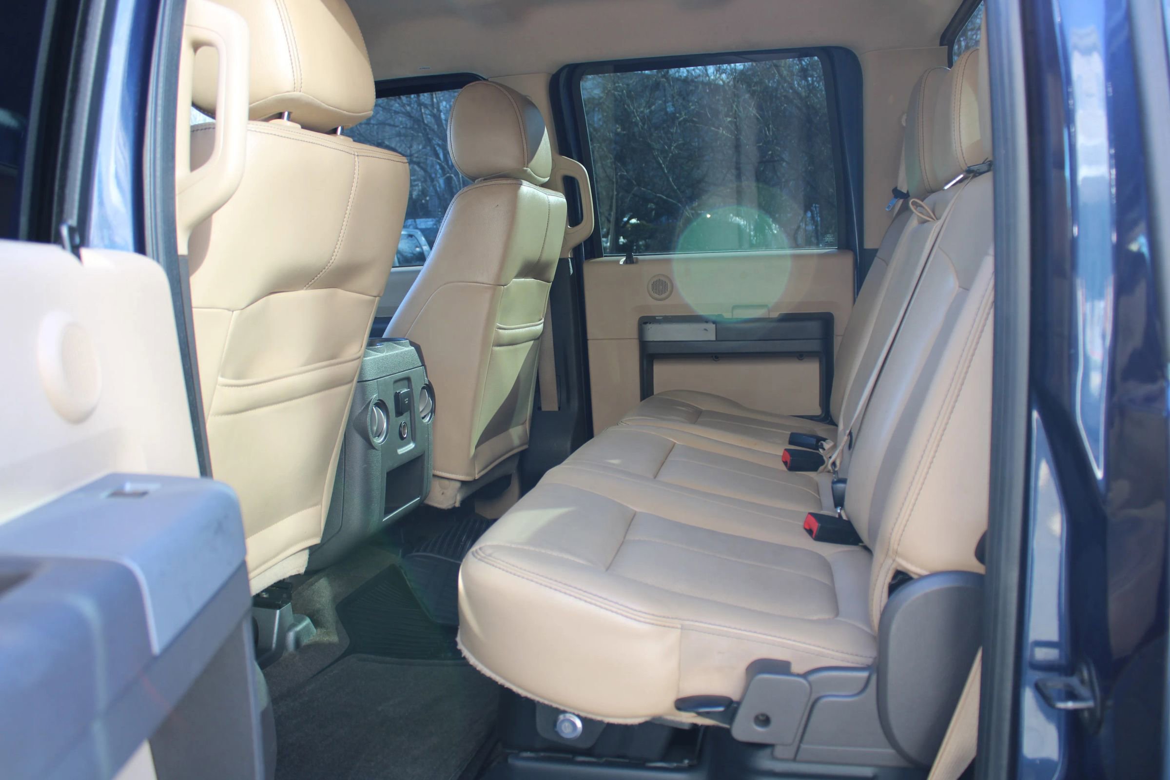 Used 2013 Ford F250 Lariat w/ Lariat Interior Pkg image 19