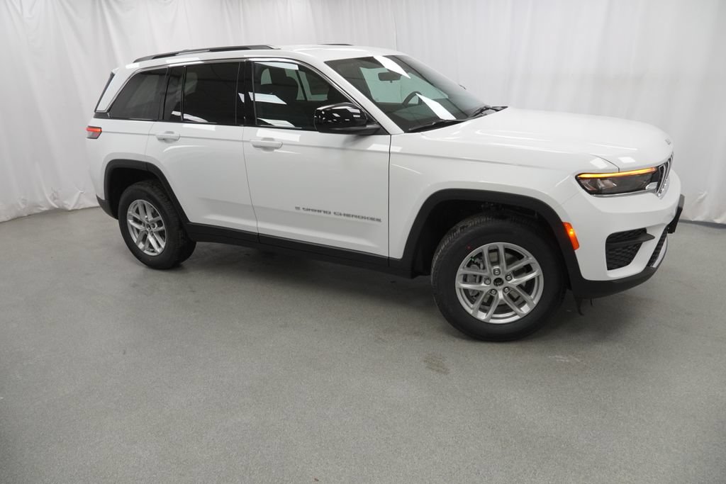New 2026 Jeep Grand Cherokee Laredo AWD/4WD image 9