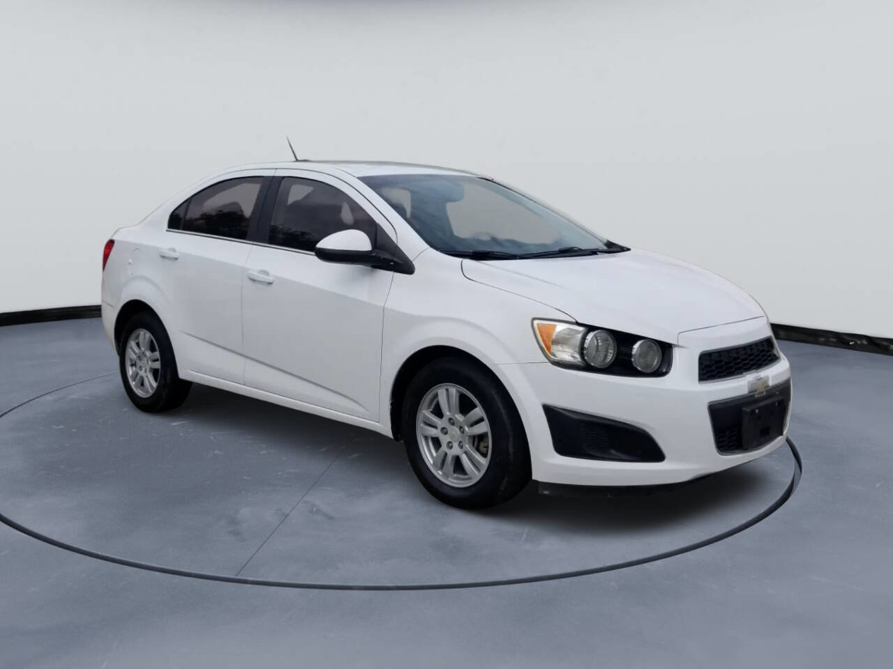 Used 2015 Chevrolet Sonic LT image 4