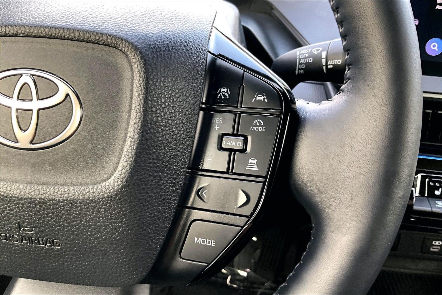 Used 2025 Toyota Prius AWD image 18