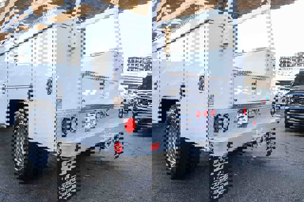 New 2026 Ford F350 XL w/ XL Chrome Package image 9