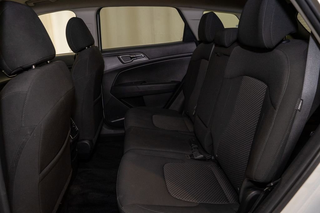 Used 2024 Kia Sportage LX image 7