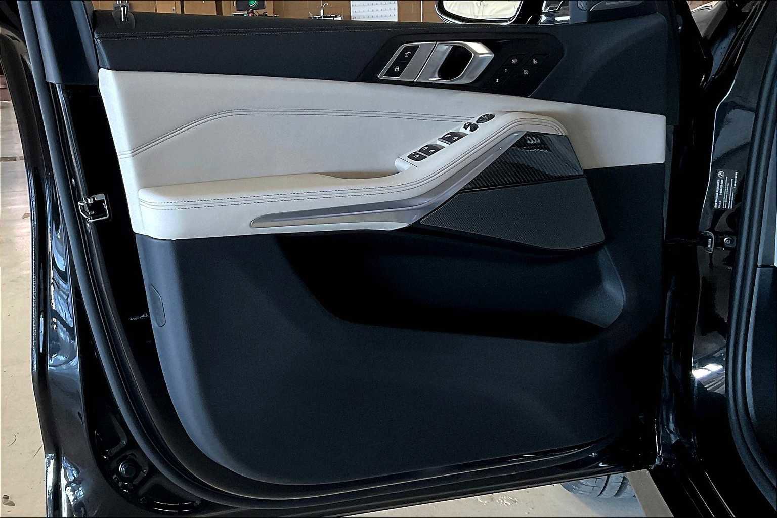 New 2026 BMW X5 M60i image 10