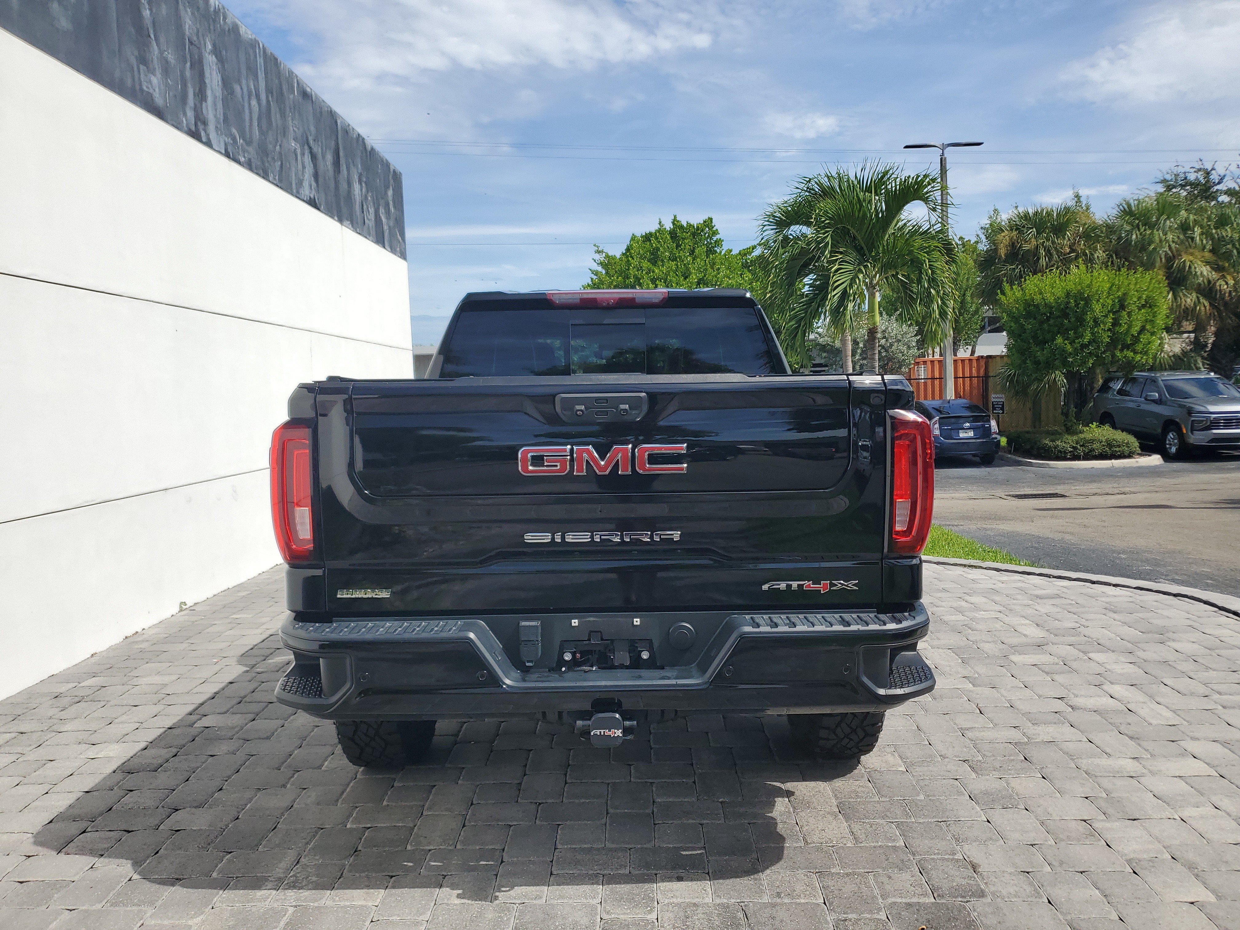 Used 2022 GMC Sierra 1500 AT4X AWD/4WD image 5