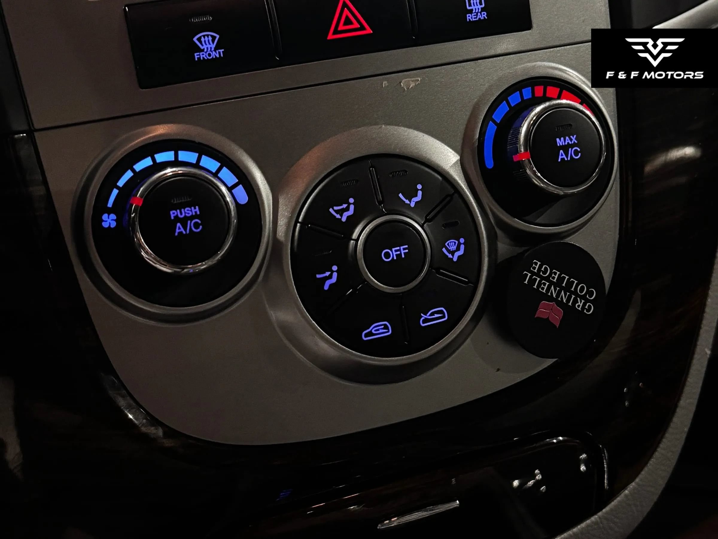 Used 2011 Hyundai Santa Fe SE w/ Premium Pkg 3 AWD/4WD image 13