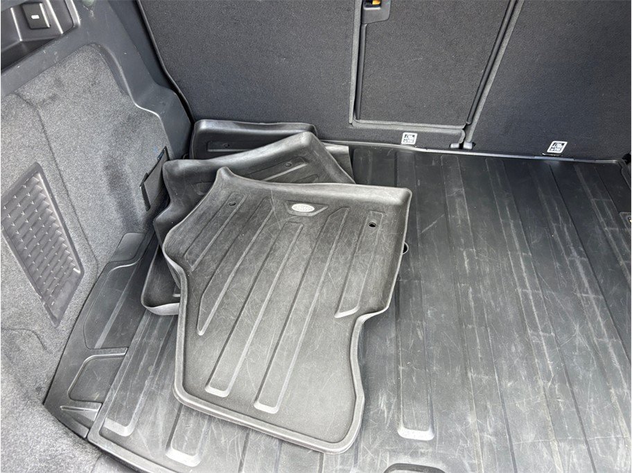 Used 2020 Land Rover Discovery Sport SE AWD/4WD image 50