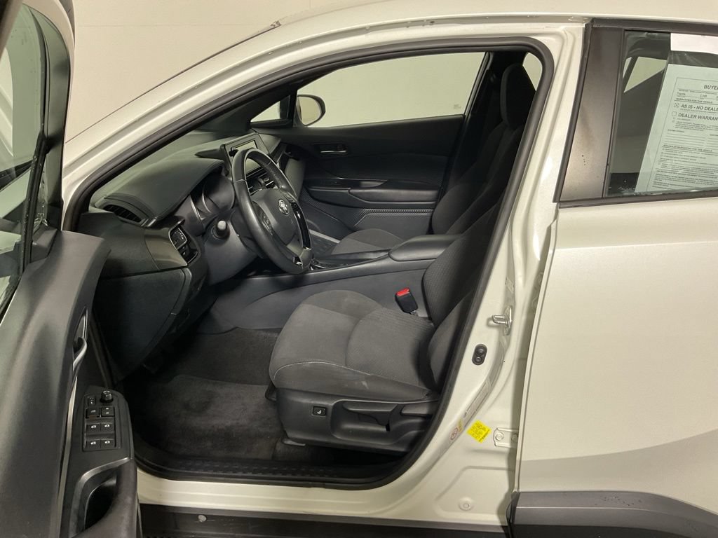 Used 2018 Toyota C-HR XLE FWD image 20