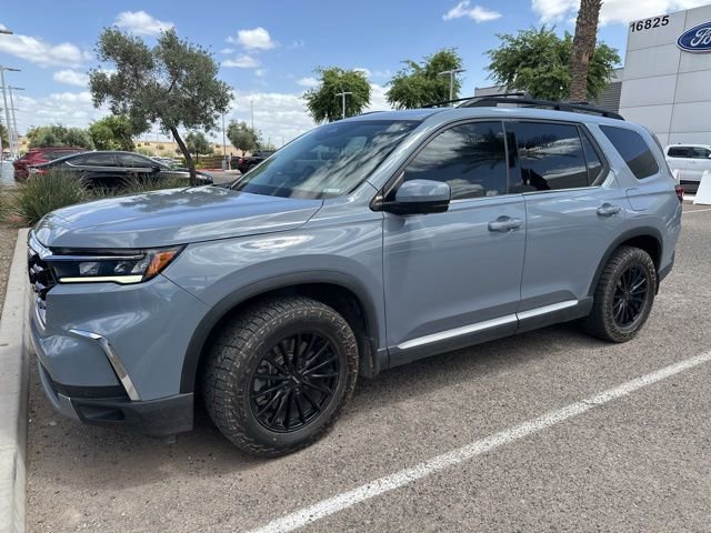 Used 2025 Honda Pilot Elite image 1