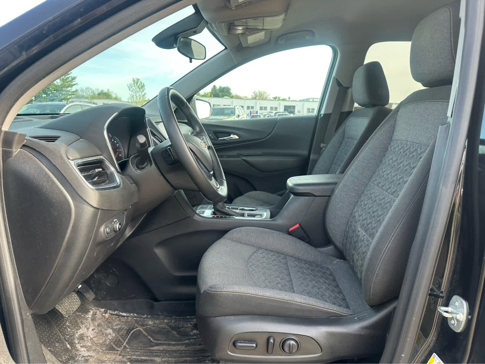 Used 2023 Chevrolet Equinox LT AWD/4WD image 9