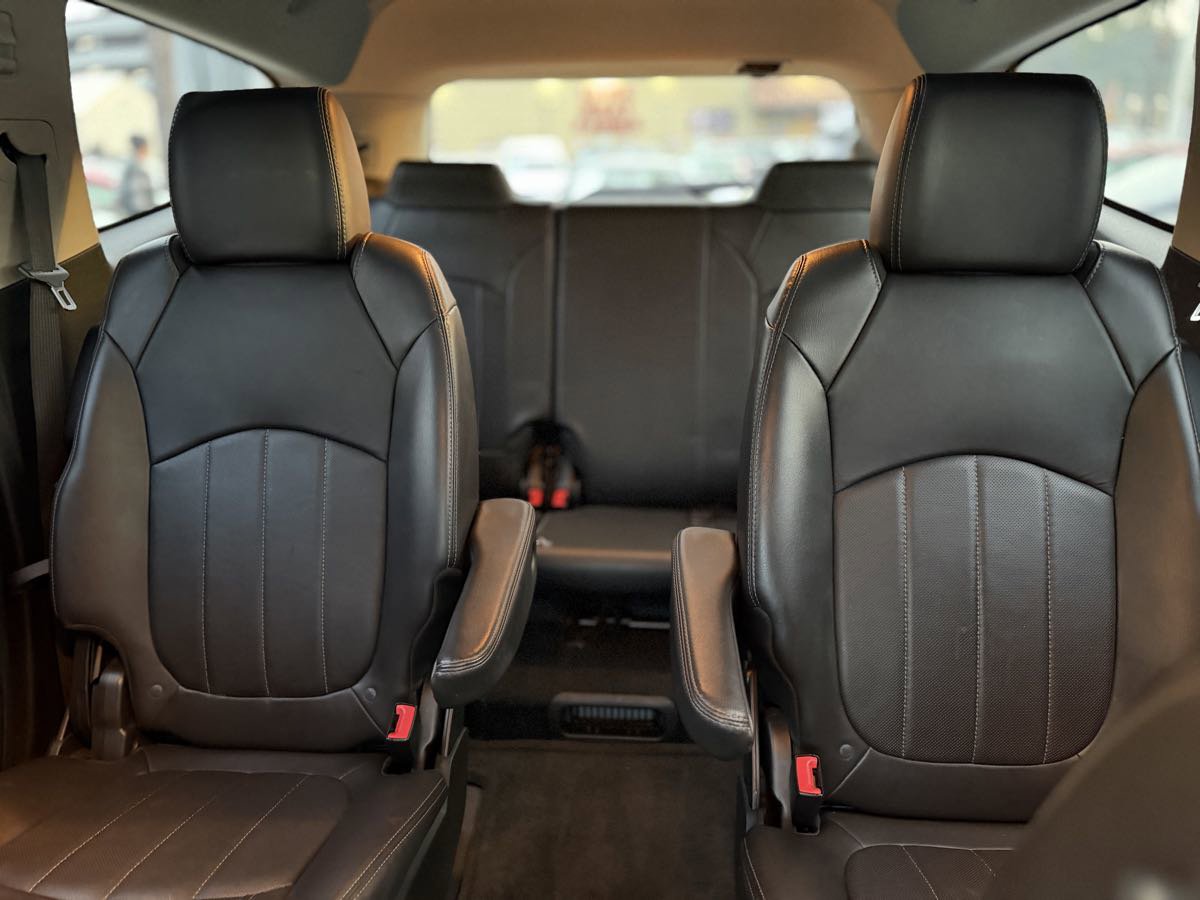 Used 2017 Chevrolet Traverse Premier AWD/4WD image 24