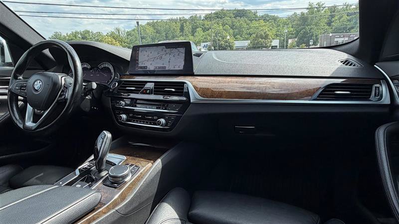 Used 2018 BMW 540i xDrive w/ Premium Package AWD/4WD image 39