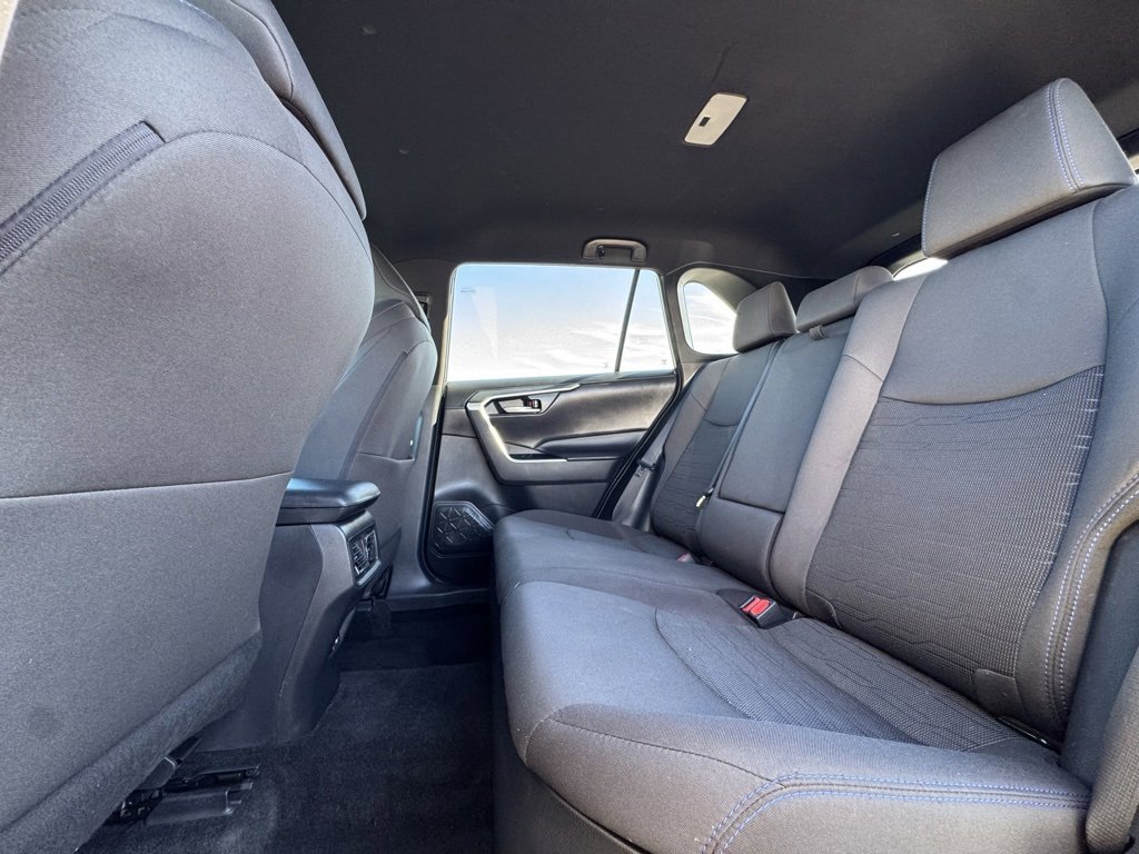 Used 2023 Toyota RAV4 SE image 20