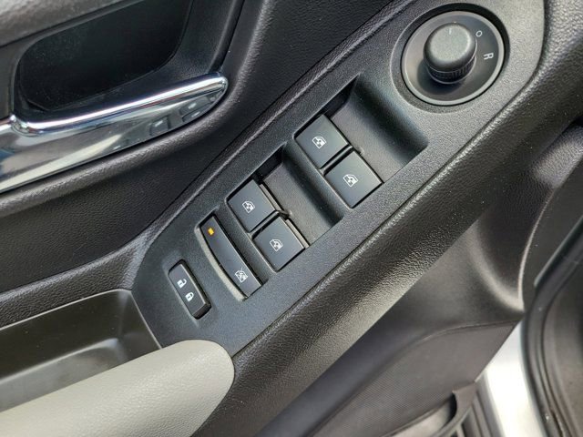 Used 2019 Chevrolet Trax LT w/ Driver Confidence Package FWD image 19