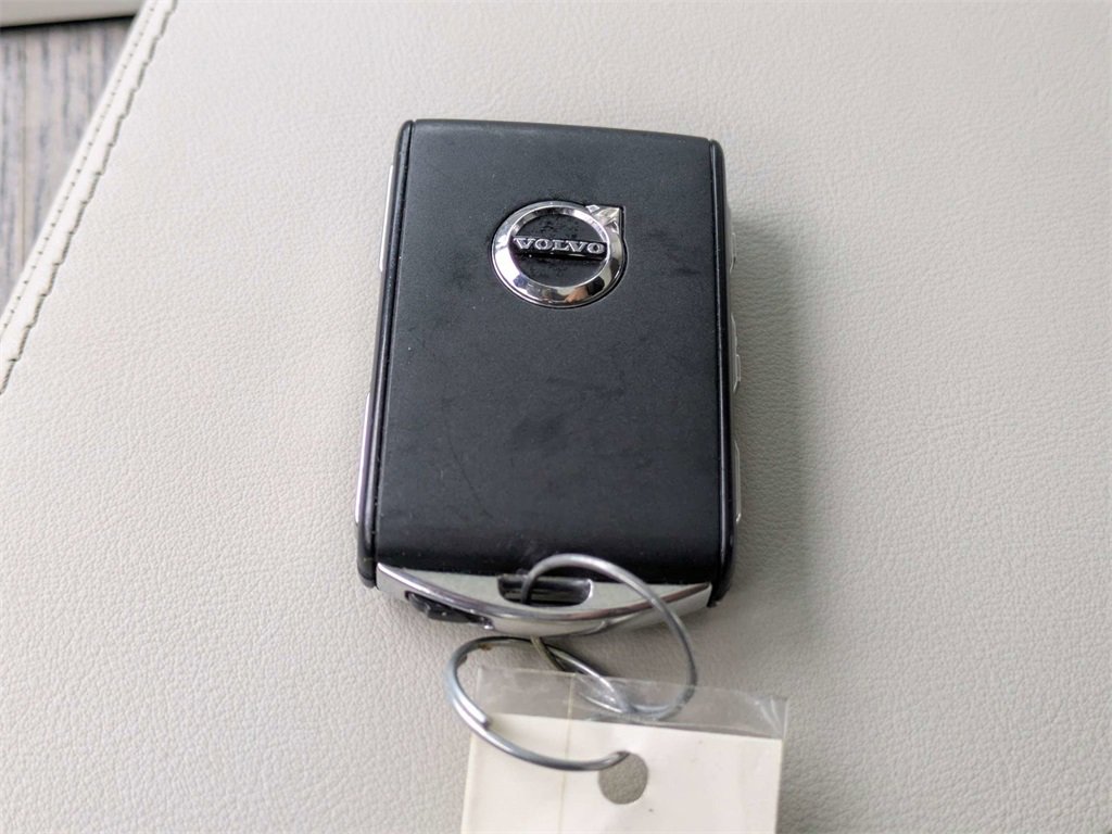 Used 2023 Volvo XC90 B6 Ultimate w/ Protection Package Premier image 44