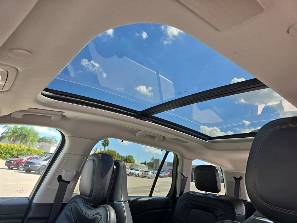 Used 2025 Lincoln Aviator Reserve w/ Equipment Group 201A image 30