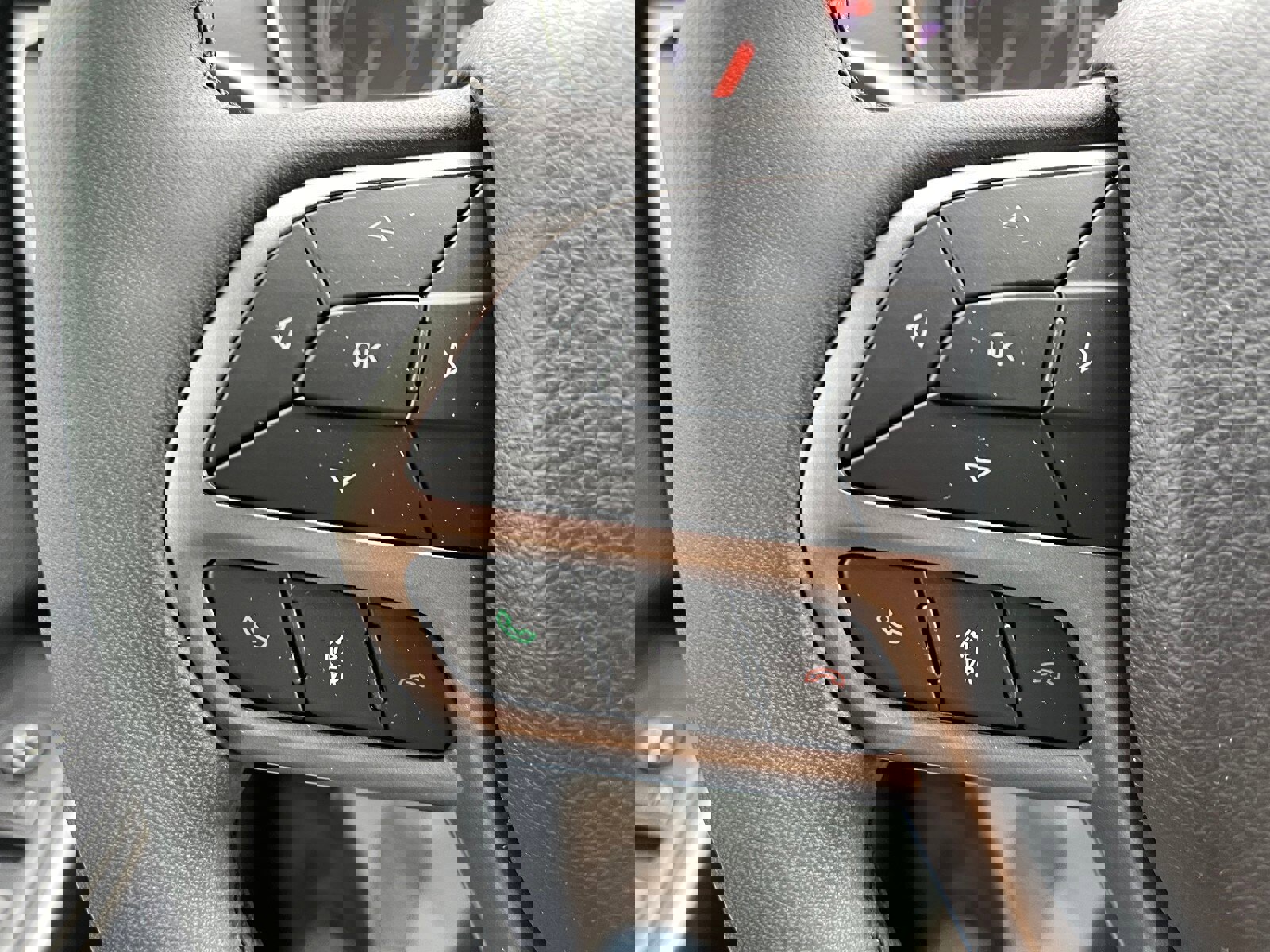 Used 2020 Jeep Cherokee Latitude Plus image 14