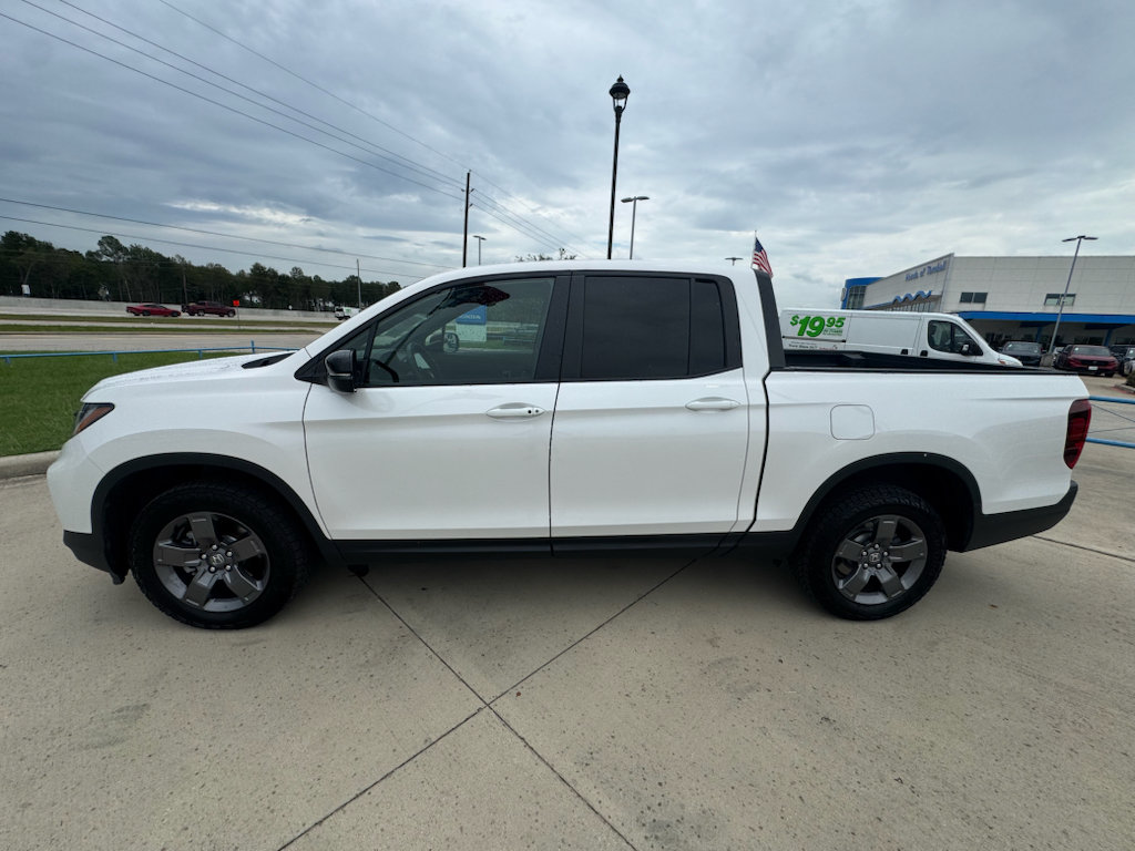 Certified 2025 Honda Ridgeline TrailSport image 5