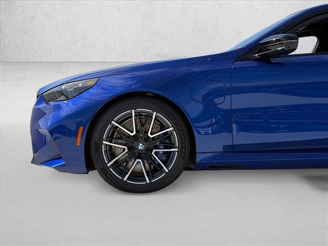New 2026 BMW M5 w/ Executive Package image 9