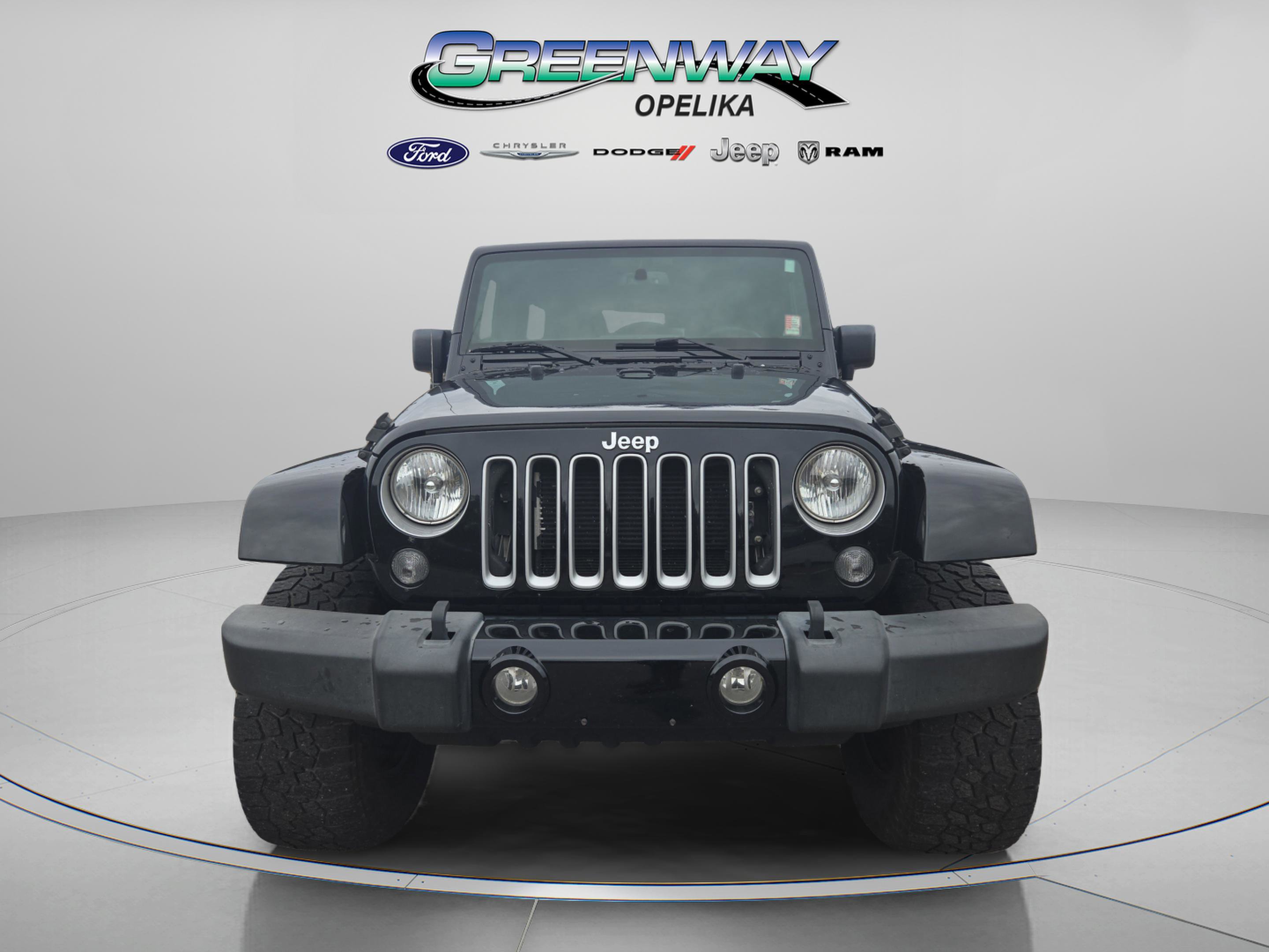 Used 2017 Jeep Wrangler Unlimited Sahara image 2