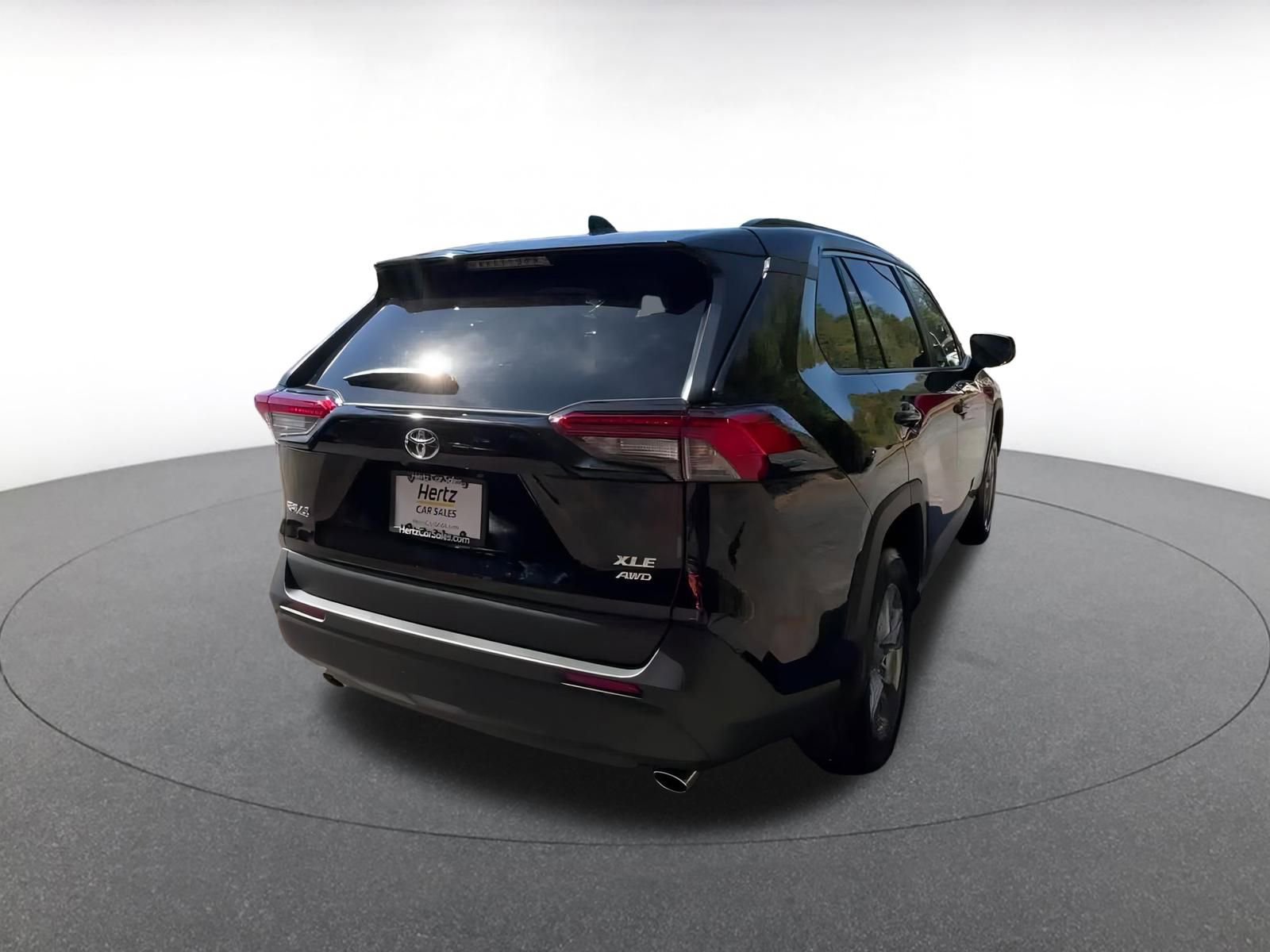 Used 2025 Toyota RAV4 XLE image 14