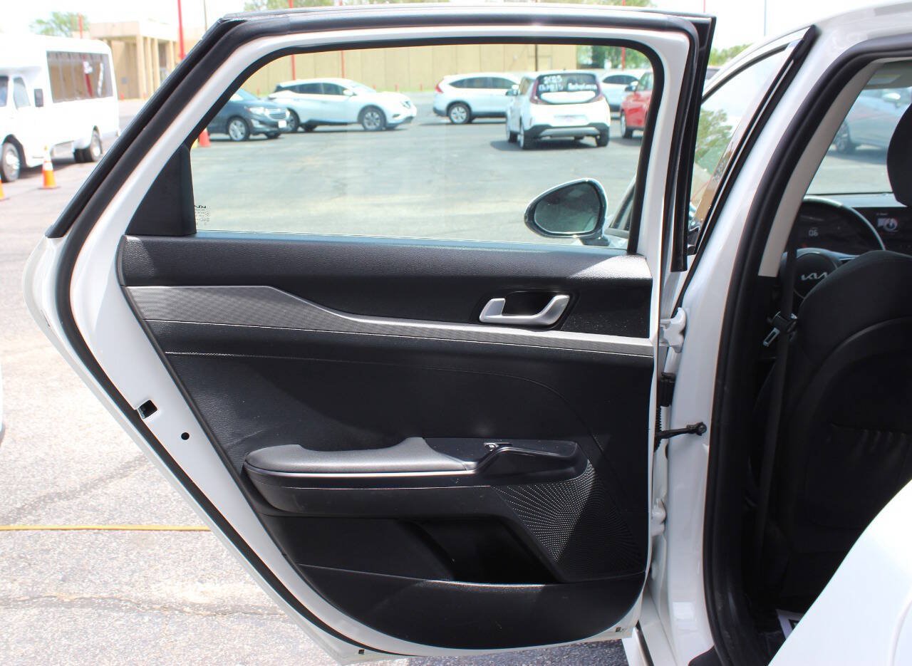 Used 2025 Kia K5 LXS FWD image 11