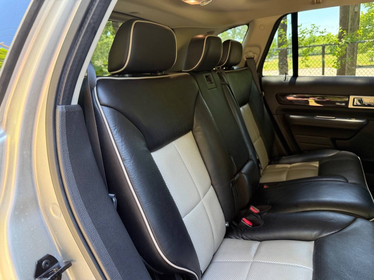 Used 2009 Lincoln MKX AWD image 18