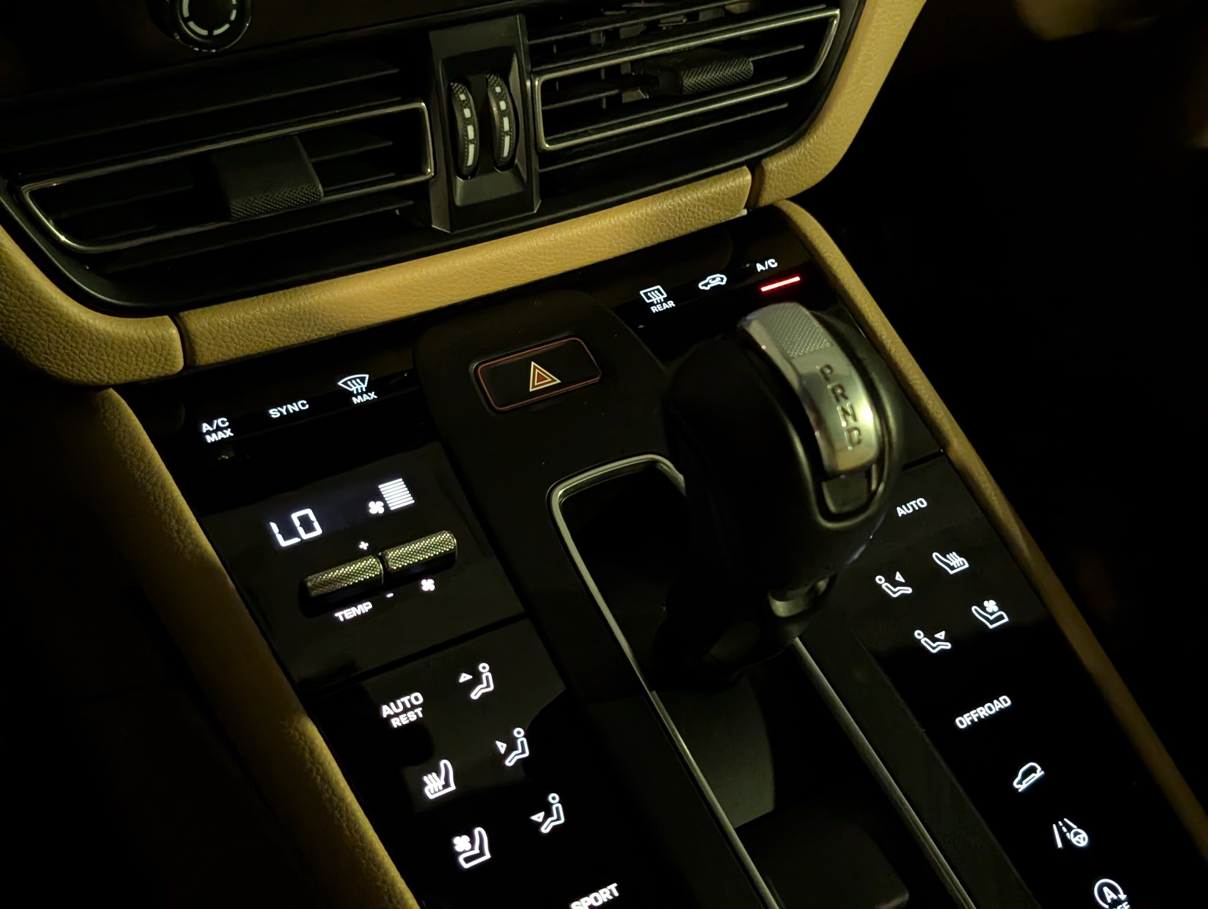 Certified 2022 Porsche Macan image 37