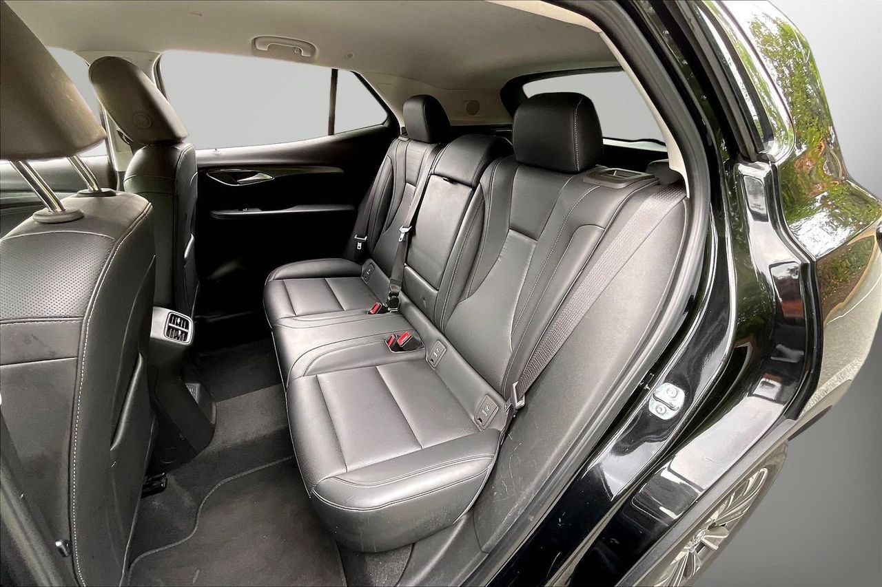 Used 2024 Buick Envision Preferred AWD/4WD image 22