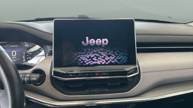Used 2022 Jeep Compass Limited w/ Sun and Sound Group AWD/4WD image 11