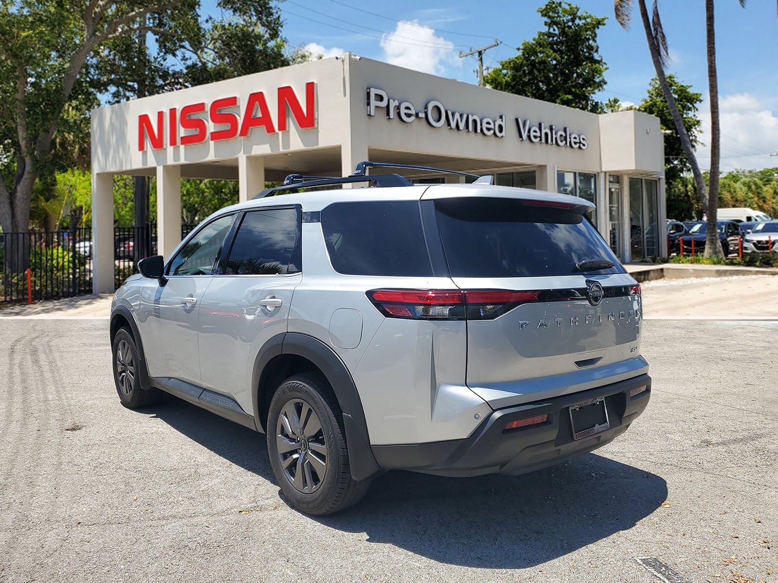 Used 2024 Nissan Pathfinder SV image 6