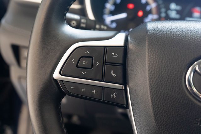 Used 2023 Toyota Highlander XLE image 22