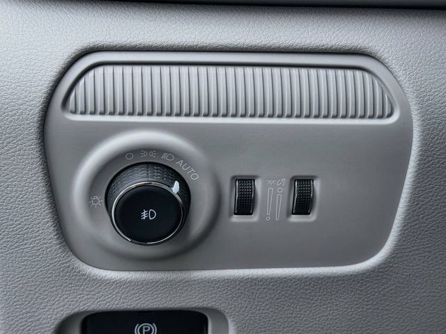 Used 2025 Jeep Wagoneer 4WD image 11