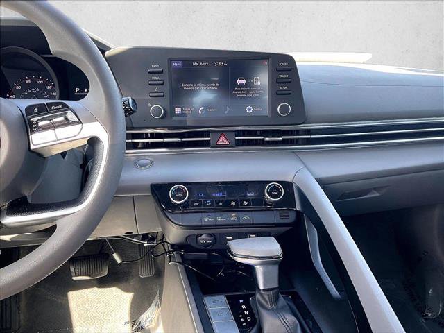 Used 2022 Hyundai Elantra SEL FWD image 6