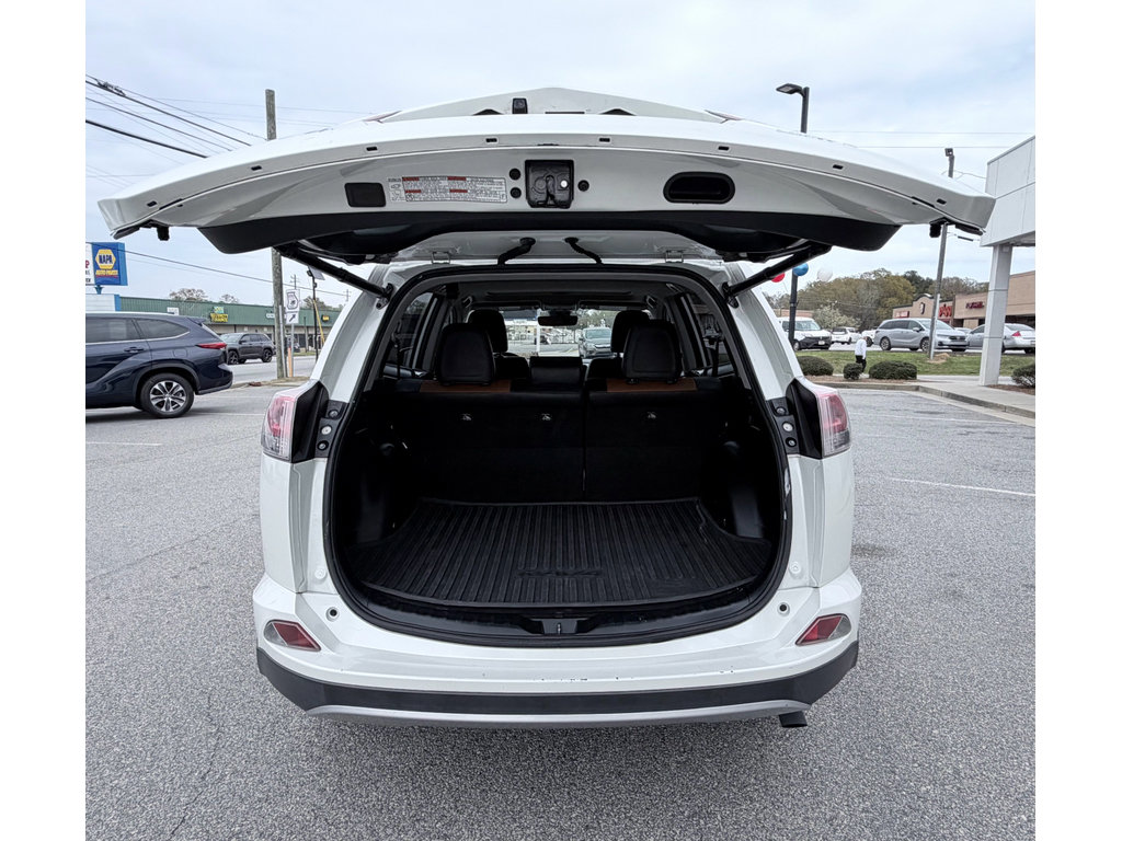 Used 2018 Toyota RAV4 Limited image 9