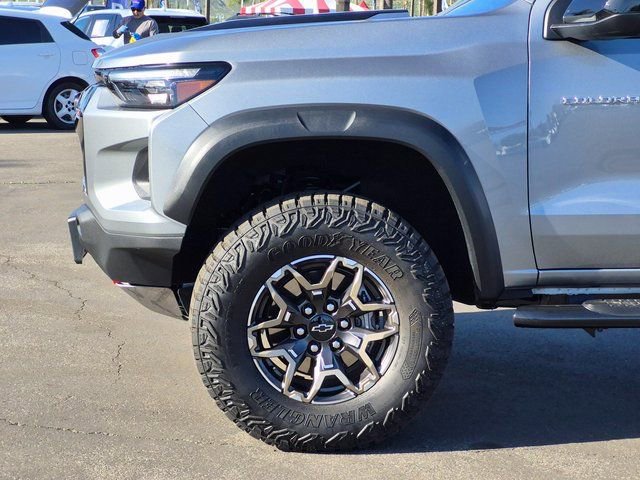 Used 2024 Chevrolet Colorado ZR2 w/ ZR2 Convenience Package III image 23